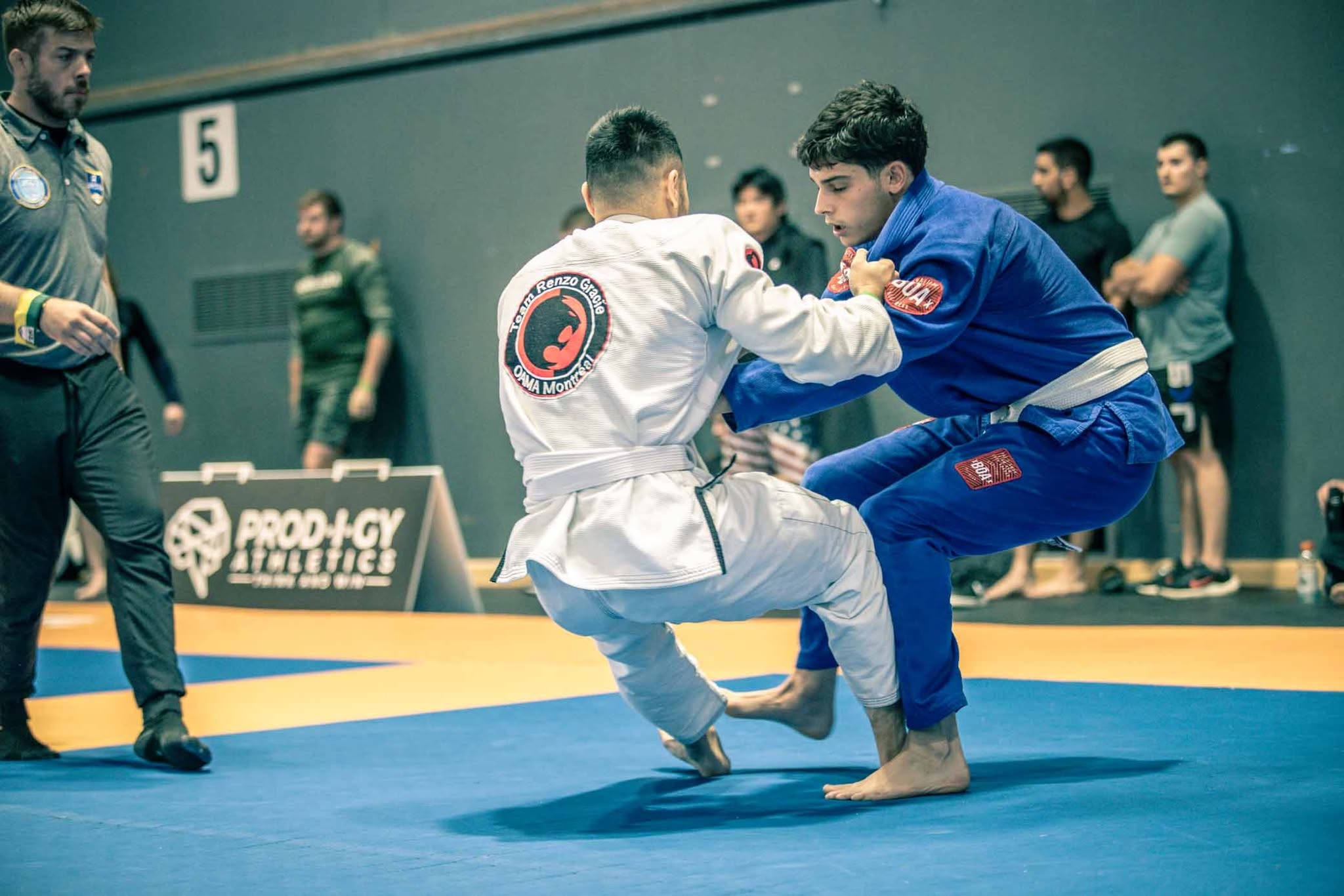 صراع على المسكات لحامل حزام أبيض في SAU Montreal Regional 2024